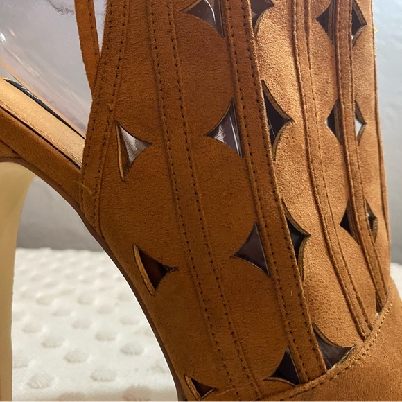 Isabella Rue Heel - Picture 3 of 8